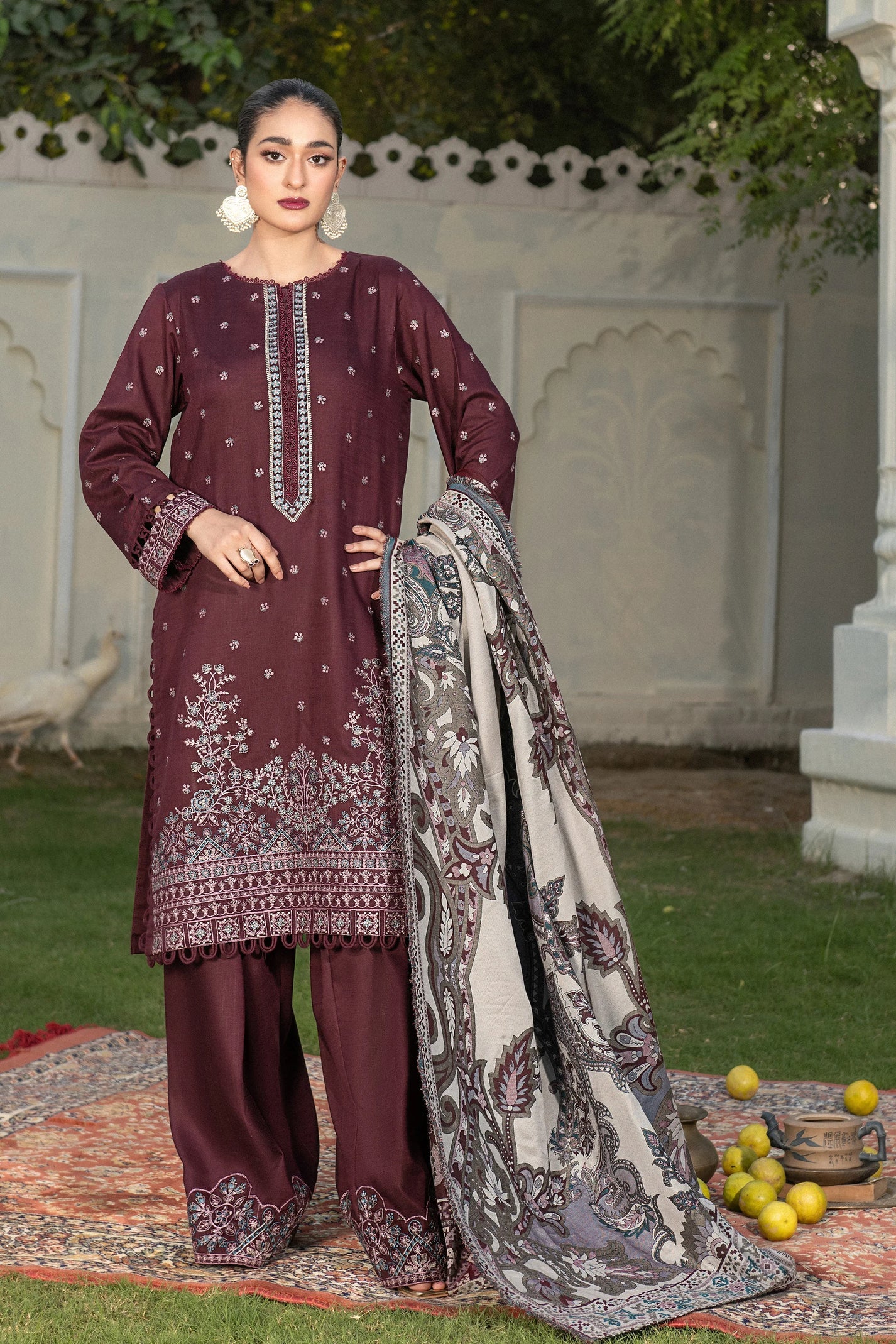 3 Piece Texture Dye Seal Brown Embroidered Suit