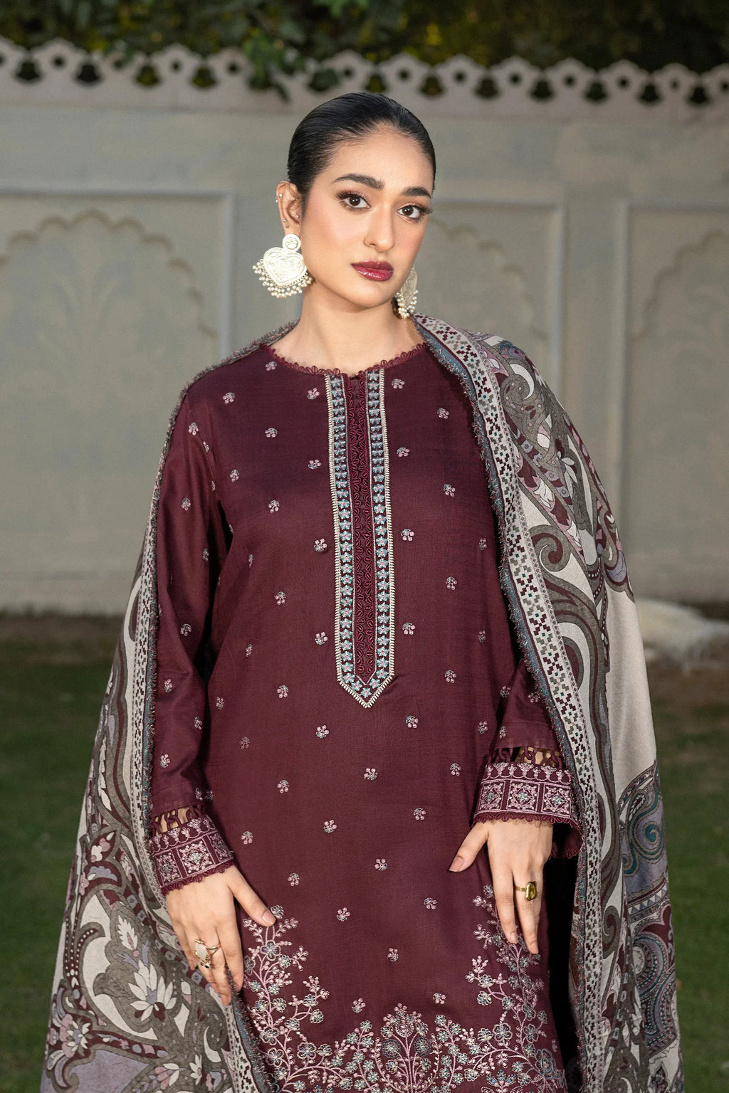 3 Piece Texture Dye Seal Brown Embroidered Suit